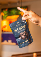 Chocolate Rey Amargo cubierto con Chocolate Oscuro. Bolsa 150g